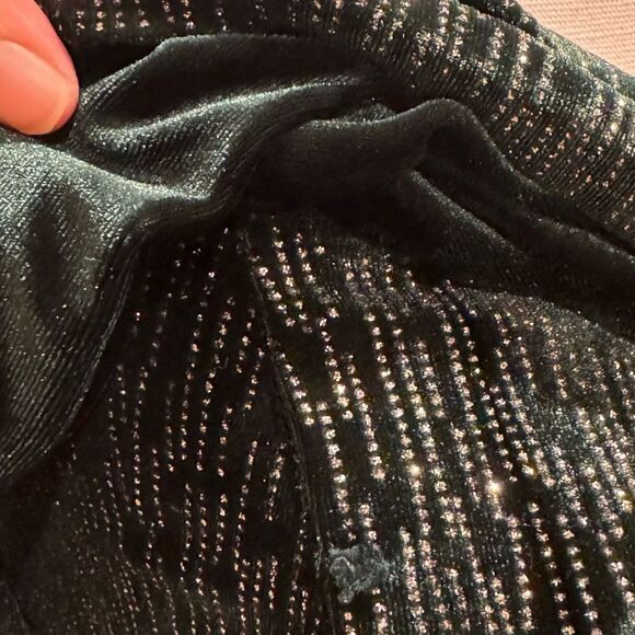 Lavish Alice LEILA Sparkle Emerald Green Velvet Dress with Off Shoulder Sz 4 - Picture 6 of 8